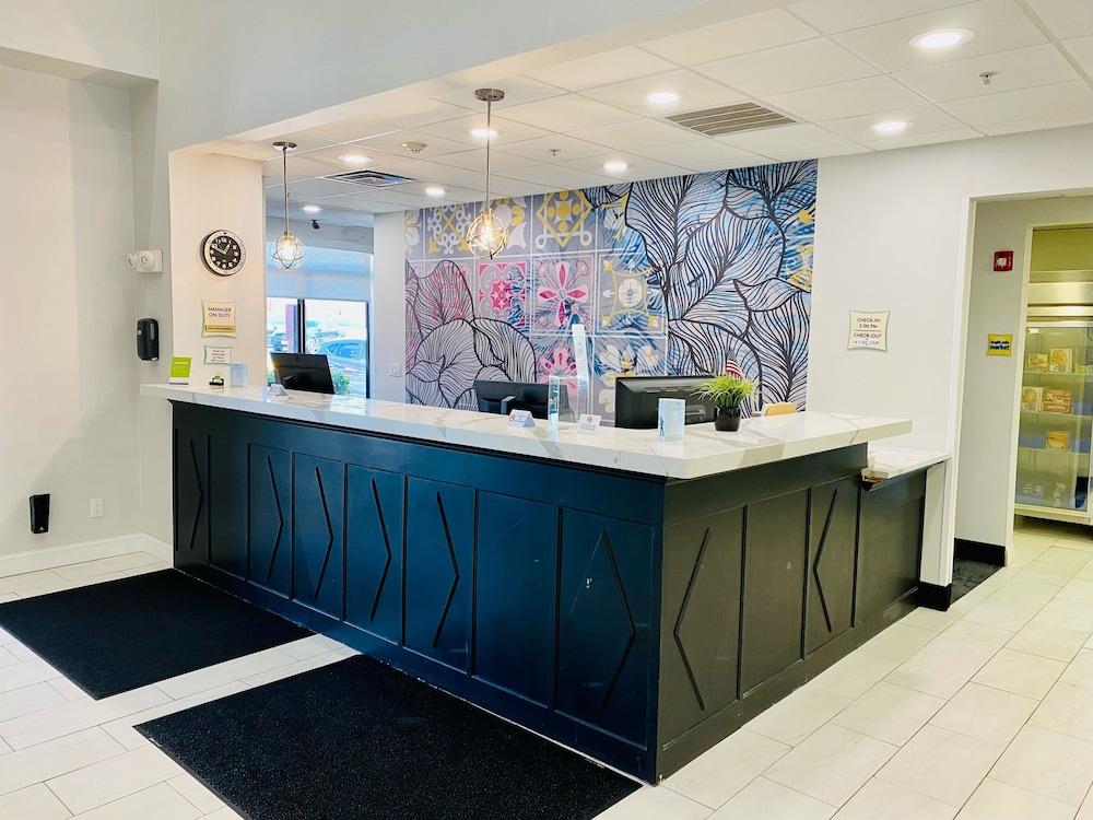 La Quinta By Wyndham Mt. Laurel - Philadelphia Hotel Mount Laurel Buitenkant foto