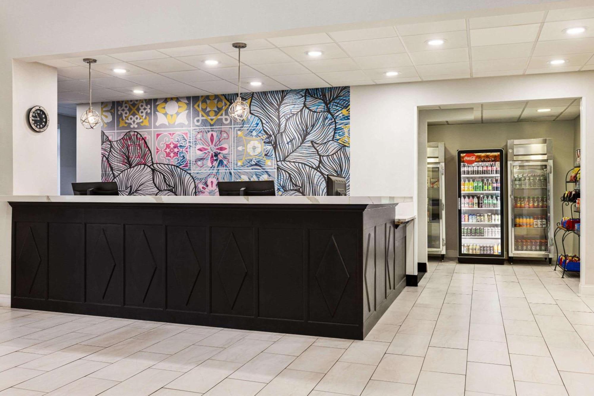 La Quinta By Wyndham Mt. Laurel - Philadelphia Hotel Mount Laurel Buitenkant foto