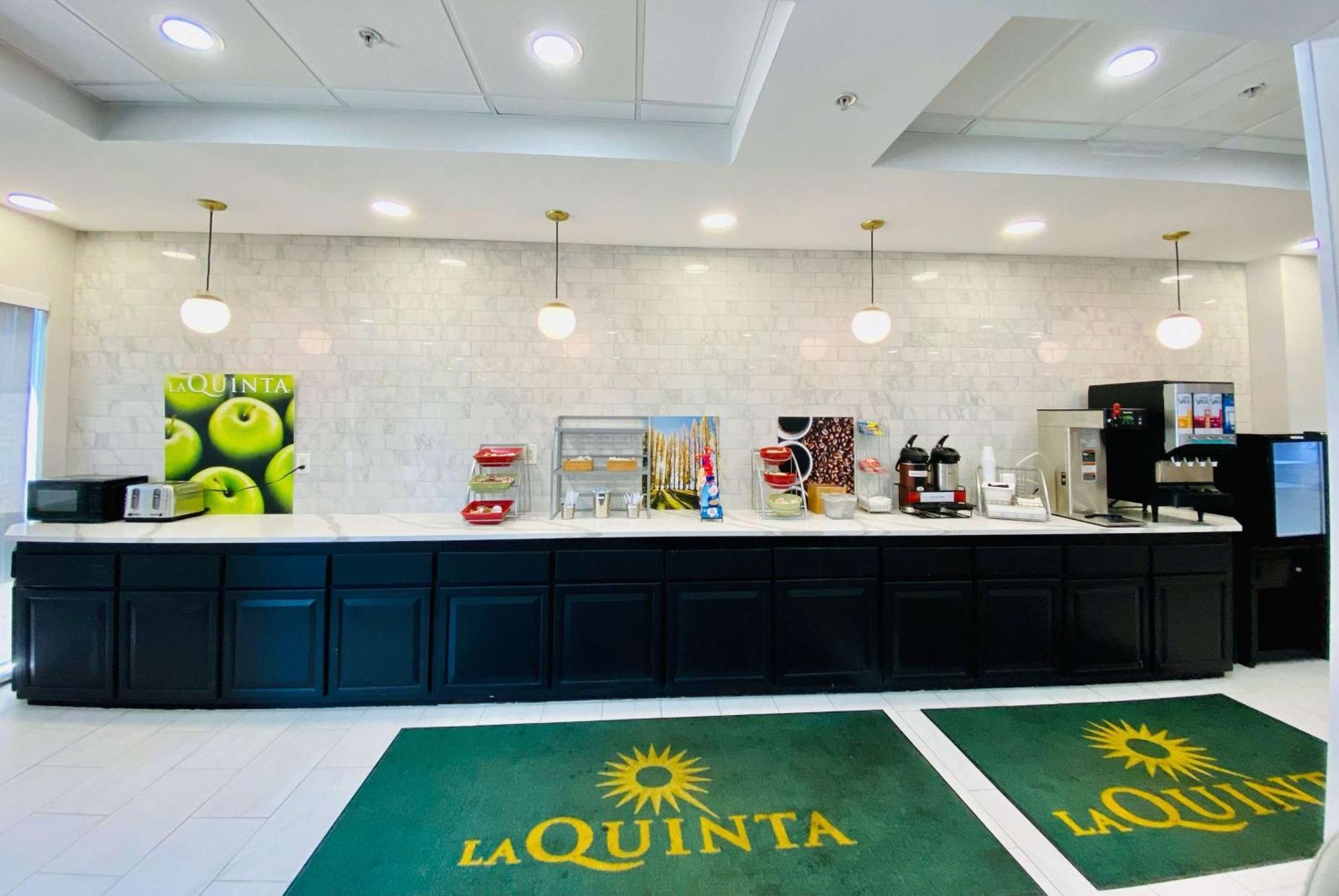 La Quinta By Wyndham Mt. Laurel - Philadelphia Hotel Mount Laurel Buitenkant foto