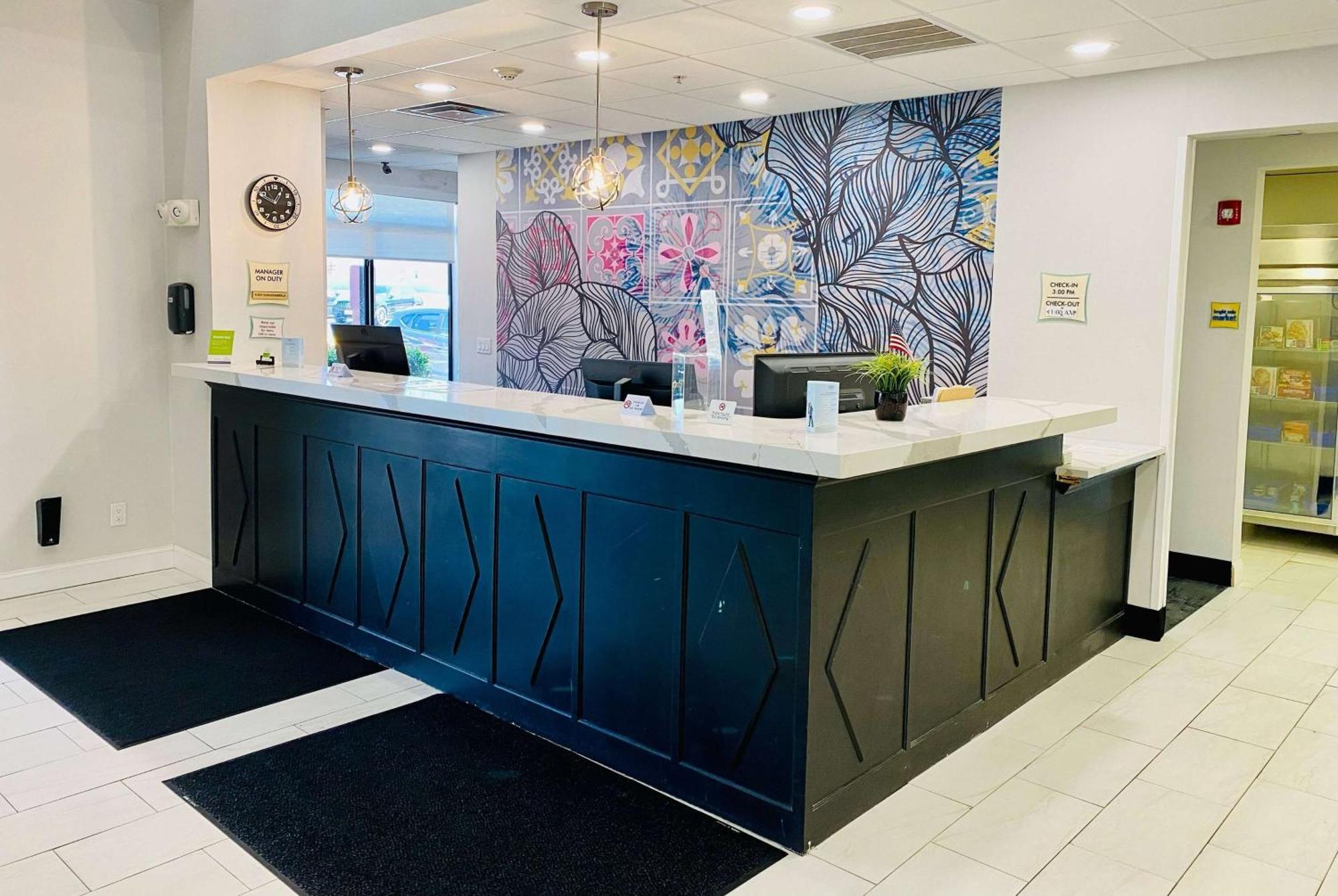 La Quinta By Wyndham Mt. Laurel - Philadelphia Hotel Mount Laurel Buitenkant foto